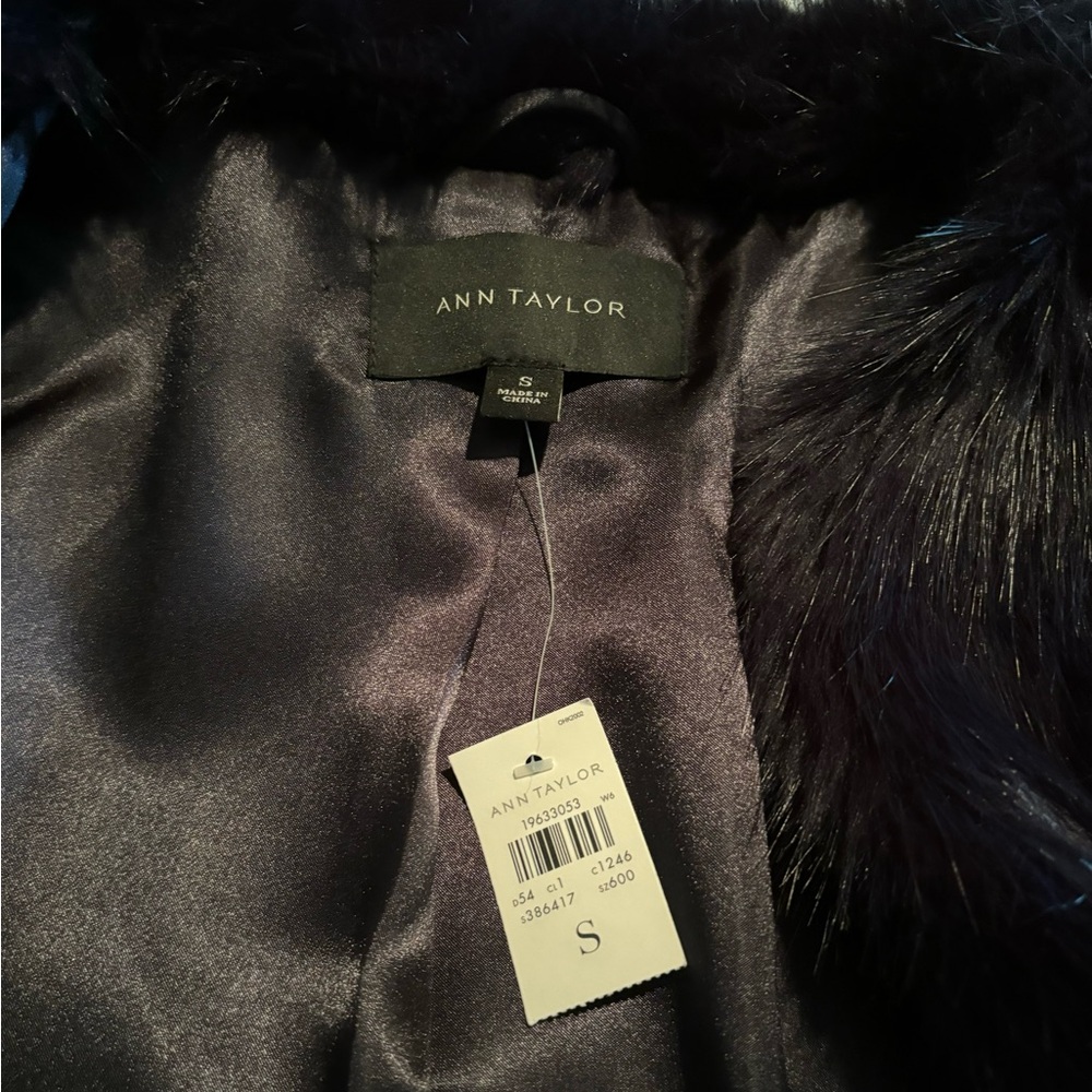 Elegant Faux Fur Coat by ANN TAYLOR in beautiful Navy NWT - Picture 11 of 16